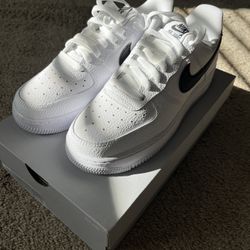 Men’s Air forces Black And White 