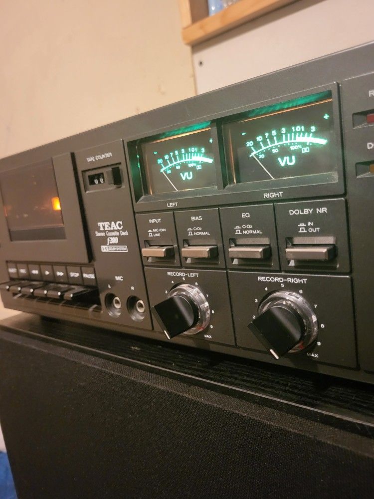 TEAC stereo Cassette Deck F-200. READ DESCRIPTION for Sale in