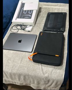 Apple MacBook PRO 14 inch M5 Chip 1 TB 16 GB RAM