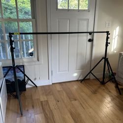 2 Impact Heavy Duty Light Stands + Manfrotto Backdrop Bar
