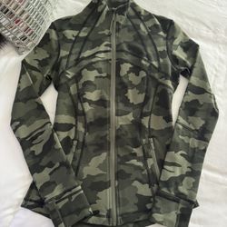 Lululemon Define Jacket Camo Green 