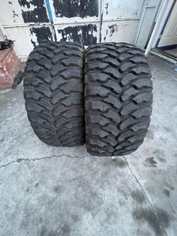 Vendo 2 llantas usadas 33/12/50R24 en perfectas   Las 2