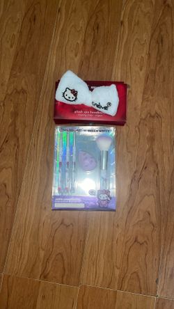 New $25! Hello Kitty Plush Spa Headband and Cutie Complexion Makeup Brush & Sponge Set