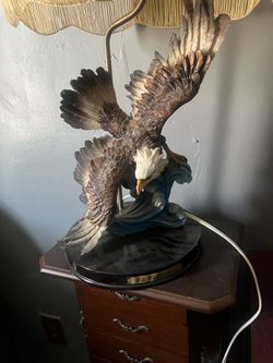 Collectable American Eagle lamp