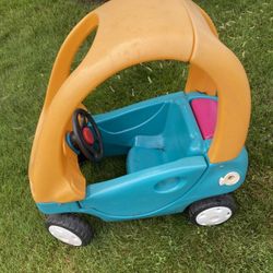 Little Tikes Cozy Coupe Ride On In Toy Car