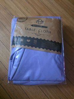 10 Pack of Lavender Round Tablecloths 90 Inch