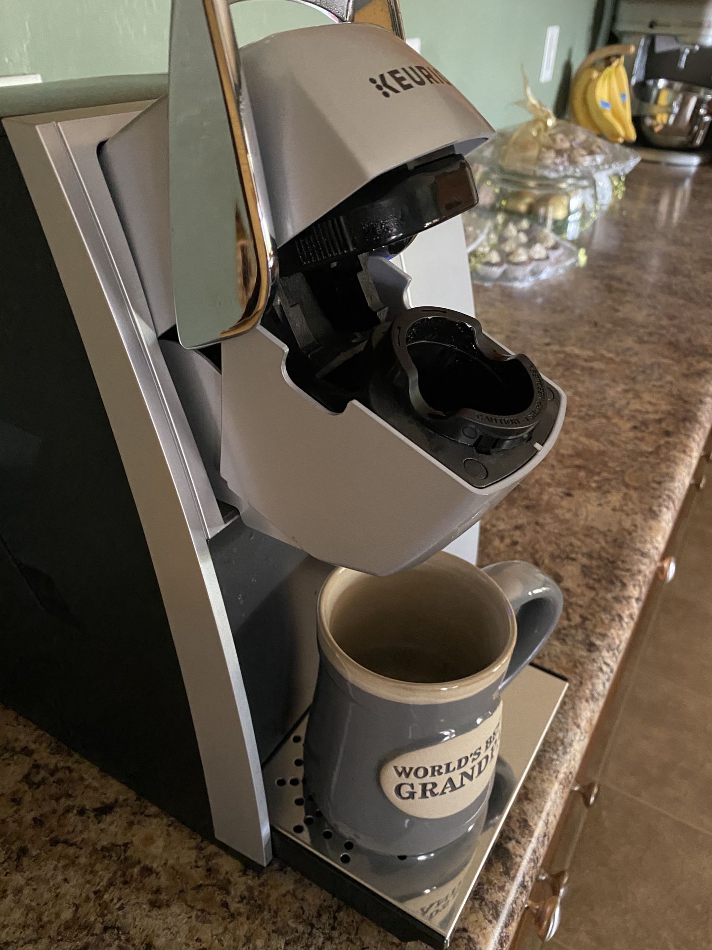 Keurig Duo Plus 12 Cup for Sale in Hicksville, NY - OfferUp
