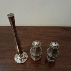 Salt and pepper shaker and vase