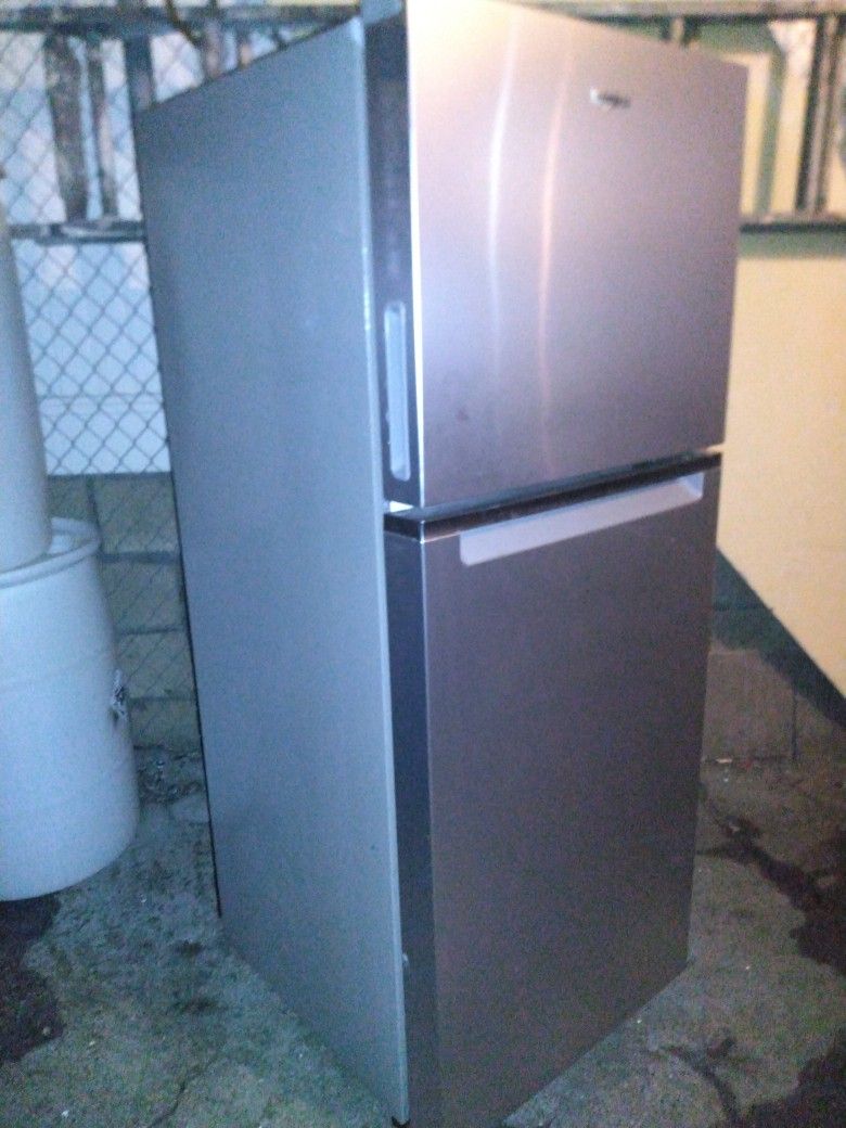 STUDIO SIZE. FRIDGE(STAINLESS STEEL)