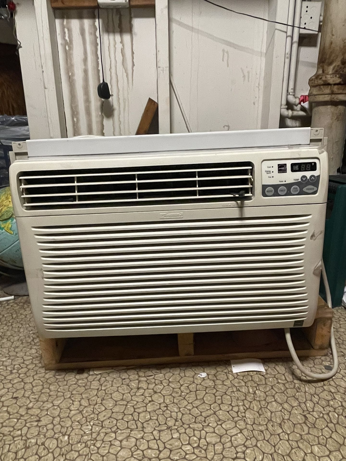 AC Window Unit