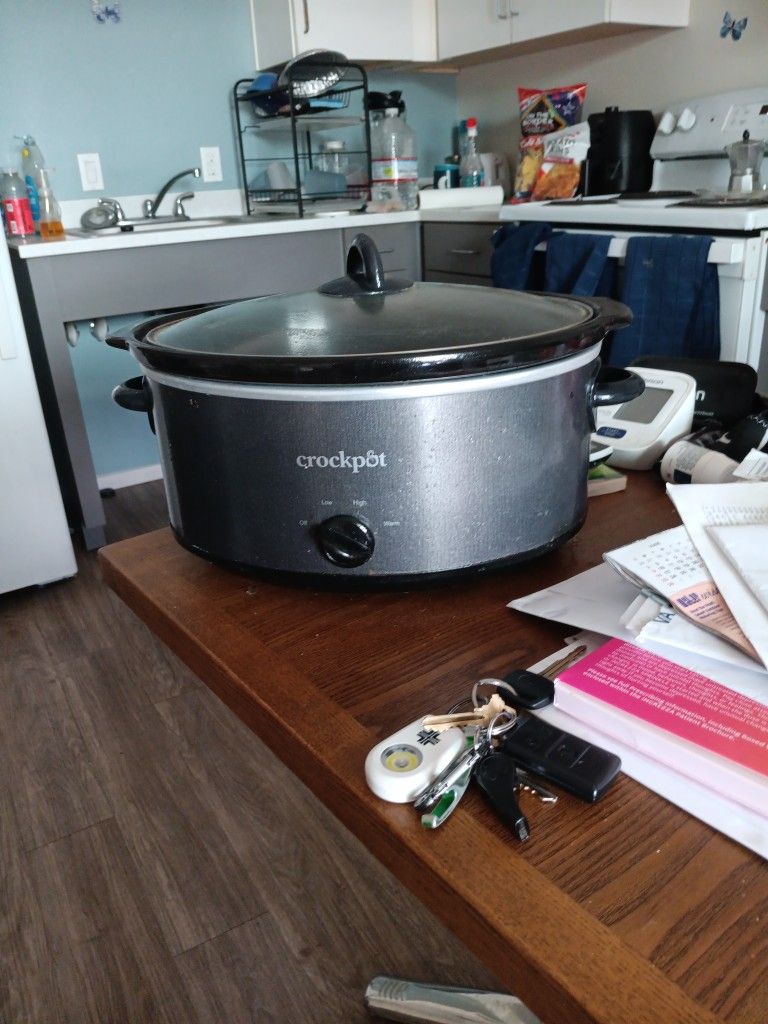 Slightly Used Crock POT