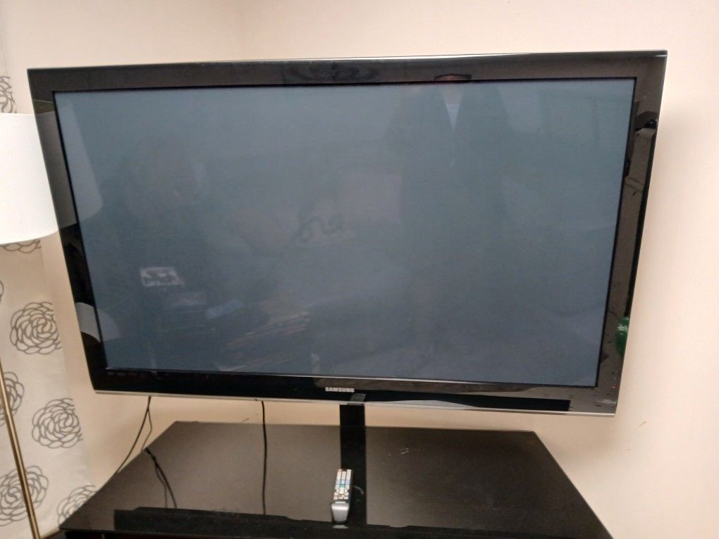 Lg Screen TV with Stand 