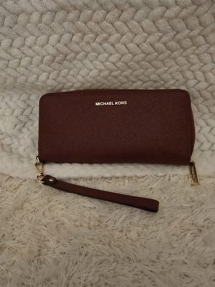Michael Kors Raspberry Wristlet 