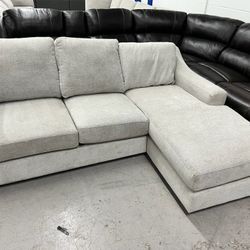 Thomasville Dillard Reversible Chaise Sofa Couch Sectional - Free Delivery