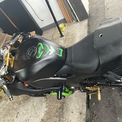 2004 Kawasaki ninja  ZX10R 1000cc