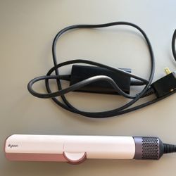 Dyson Airstrait Lightly Used