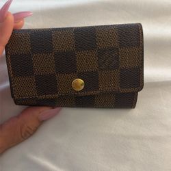 Louis Vuitton 4 Key Case Authentic 