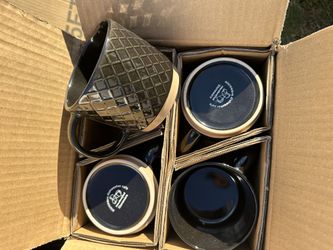 4 Coffee Mugs 