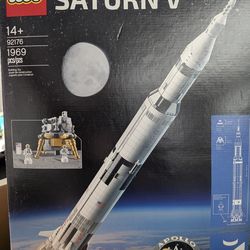 NEW LEGO NASA Apollo Saturn V (92176) - Retired Set
