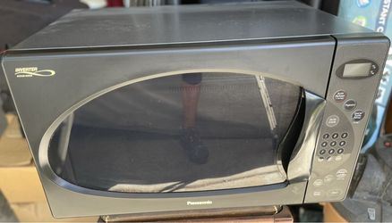Panasonic microwave - large 1100 Watts, 24 inches wide, 2.2 ft.³