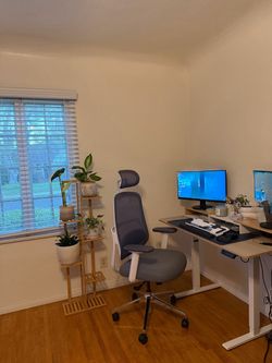 Adjustable desk