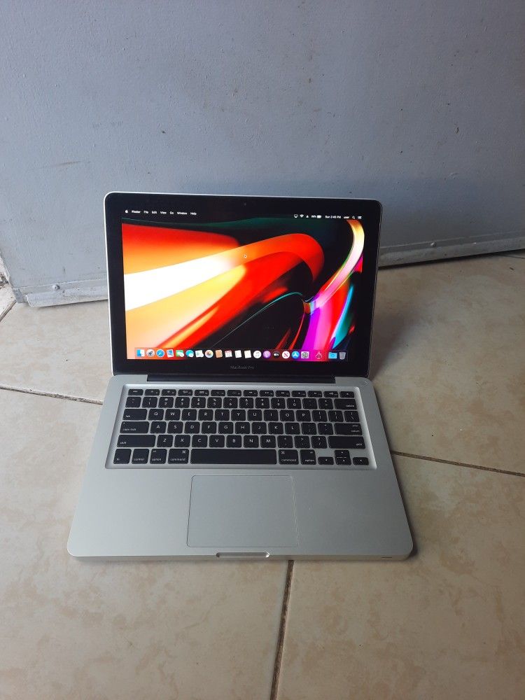 2012 MacBook Pro i7 Processor 512gb SSD 8GB RAM Come With Charger 