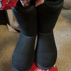 UGGS Size 6 Used 1x 