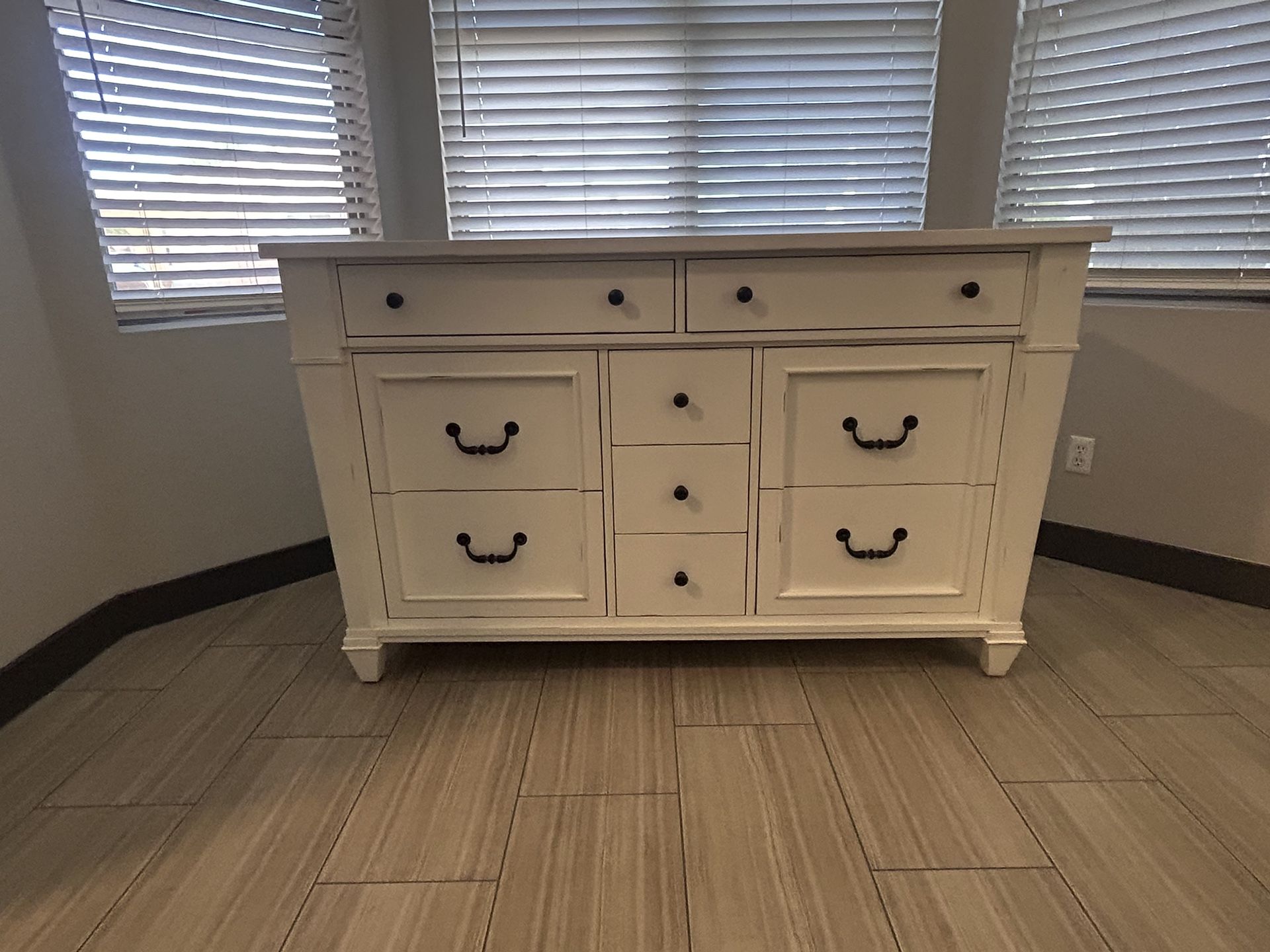 White 9 Drawer Dresser