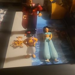 Vintage Aladdin figurines/toys