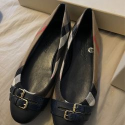 Burberry Flats 