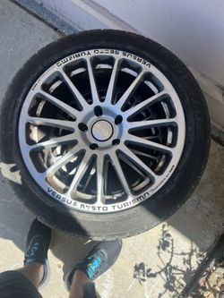 Two Versus Desto Turism Wheel And Tires