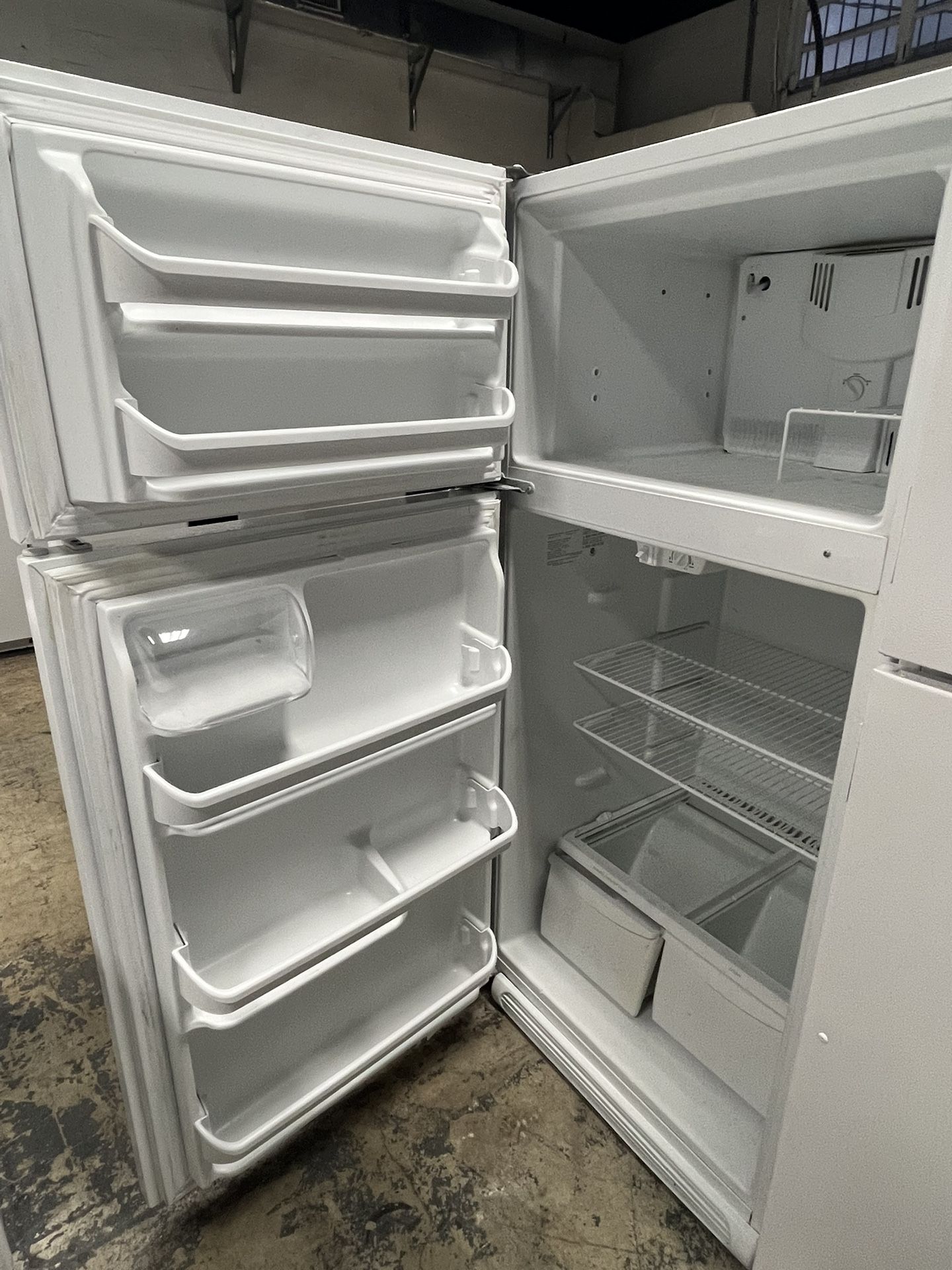 Refrigerator Aman 28”