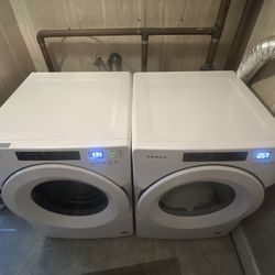 Amana High Efficiency Electric Washer And Dryer 