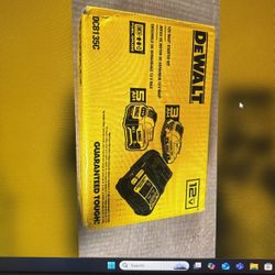 DeWalt 2-Piece 12V 3Ah / 5 Ah Lithium-ion Batteries And Charger Starter Kit / DCB135C