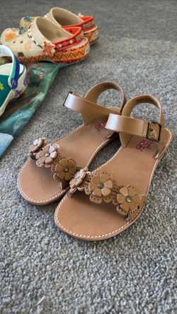 Sandals $5 size 3