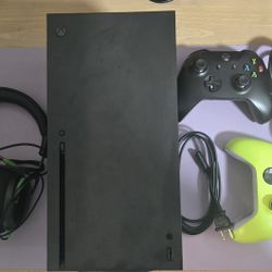 Xbox Series X 1TB / Open to trade
