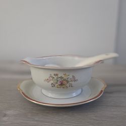 Vintage Krescent China from Japan Gravy boat With Ladle 