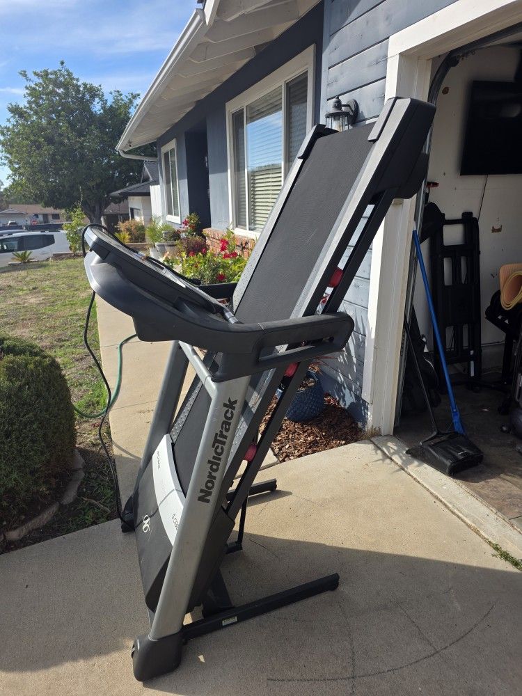 Free Treadmill