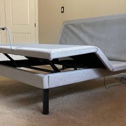 Queen Tempurpedic Adjustable Base -EXCELLENT CONDITION 