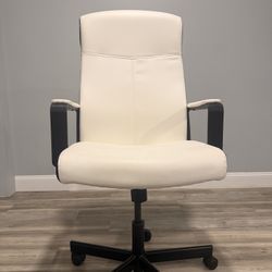 White Leather Office Chair – Ready for Pickup Today