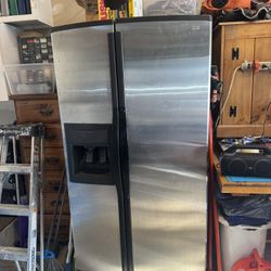 Refrigerator (Kenmore) 