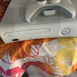 Microsoft  Xbox  360  Y Con Un Control Está Nuevo 