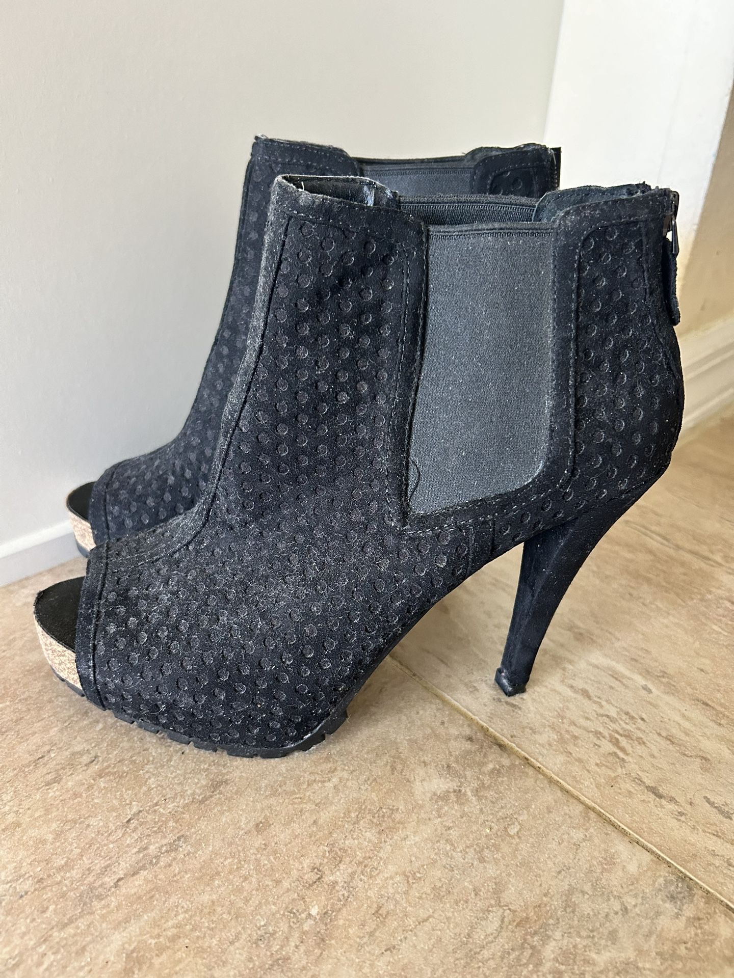 Women’s Black Heels (see description)