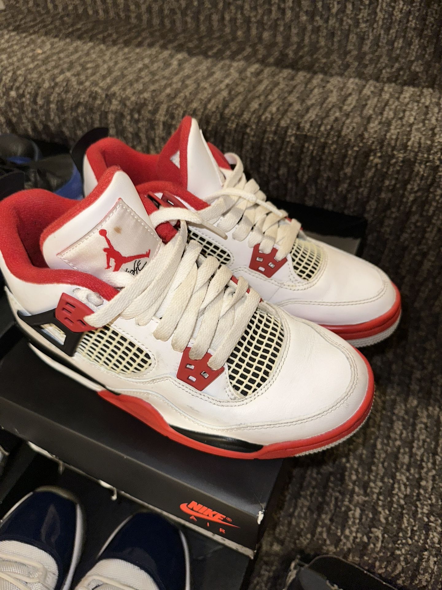 AIR JORDAN RETRO 4