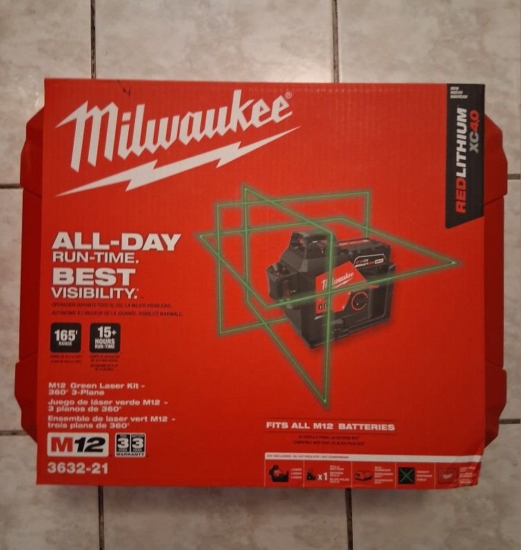 Milwaukee M12 360 Line Laser Kit