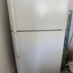 Frigidaire Refrigerator 