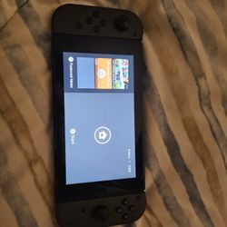 Nintendo Switch (W/ Smash Bros) 