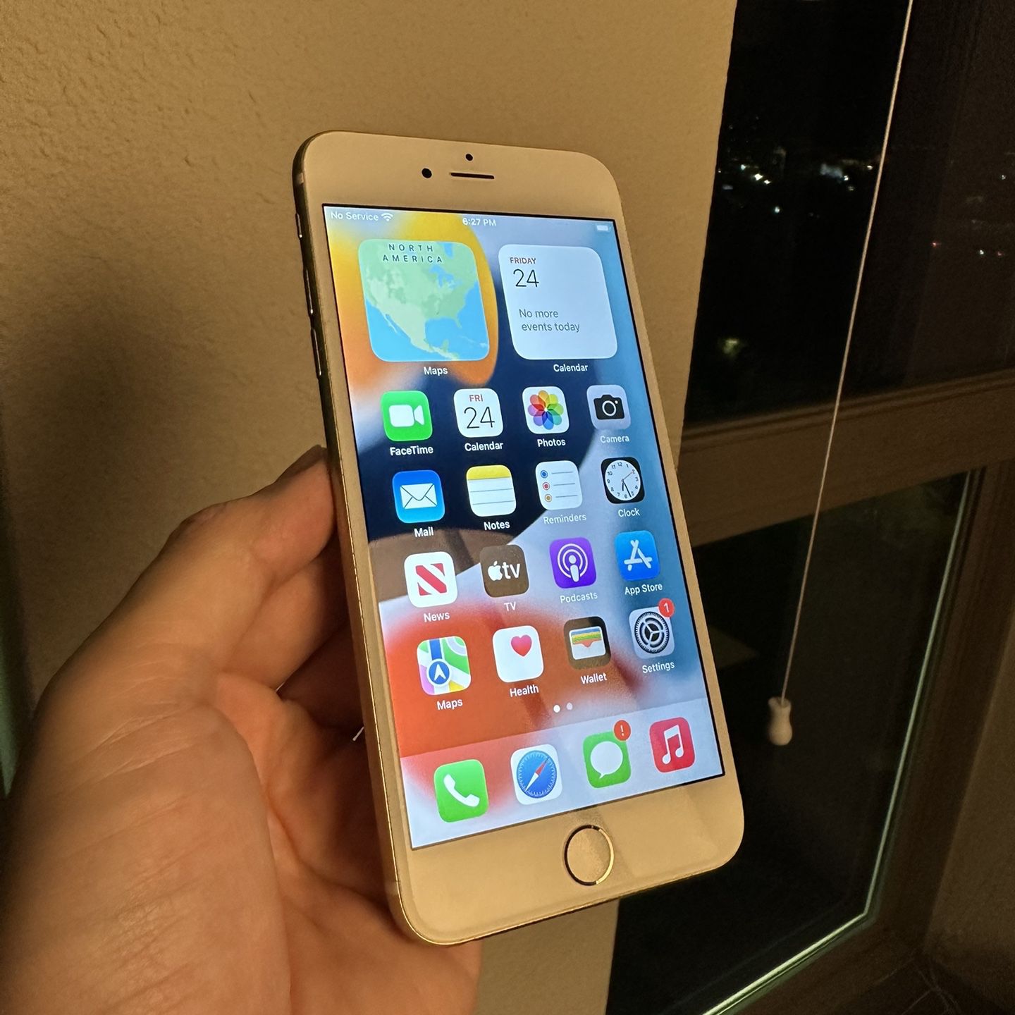 iPhone 6s Plus 64GB unlocked To Any Carrier! 