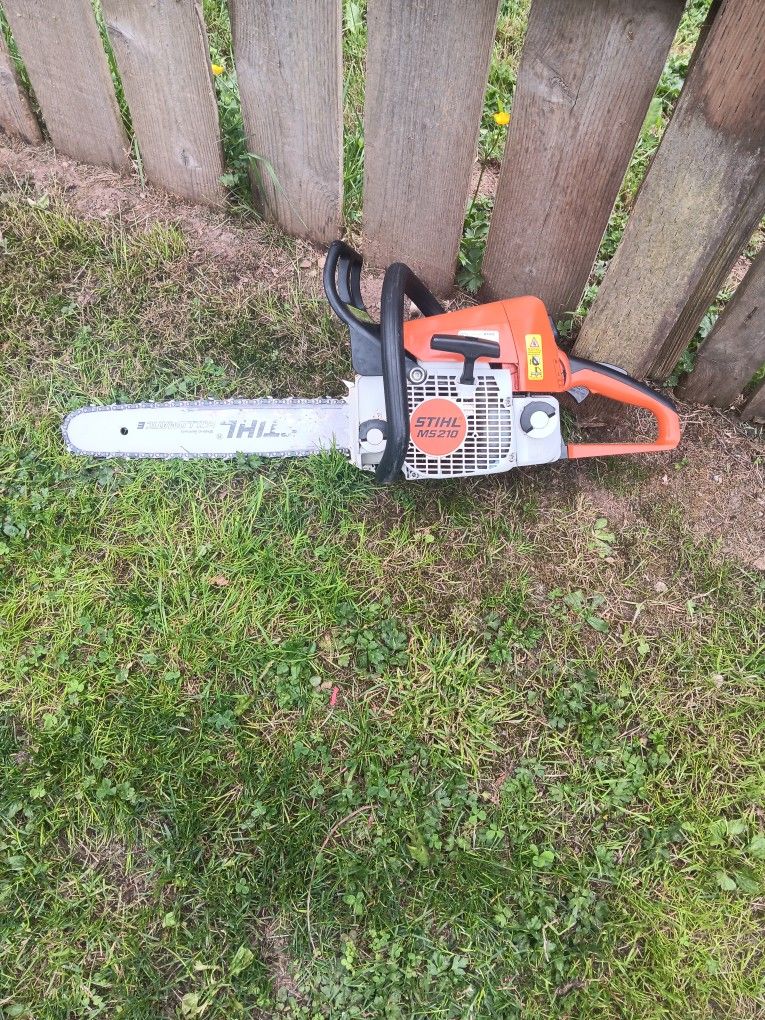 stihl chain saw with 16" bar model MS-210 used 4 times runs great 