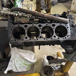 350 Vortec Engine block